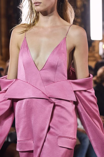 Look 90